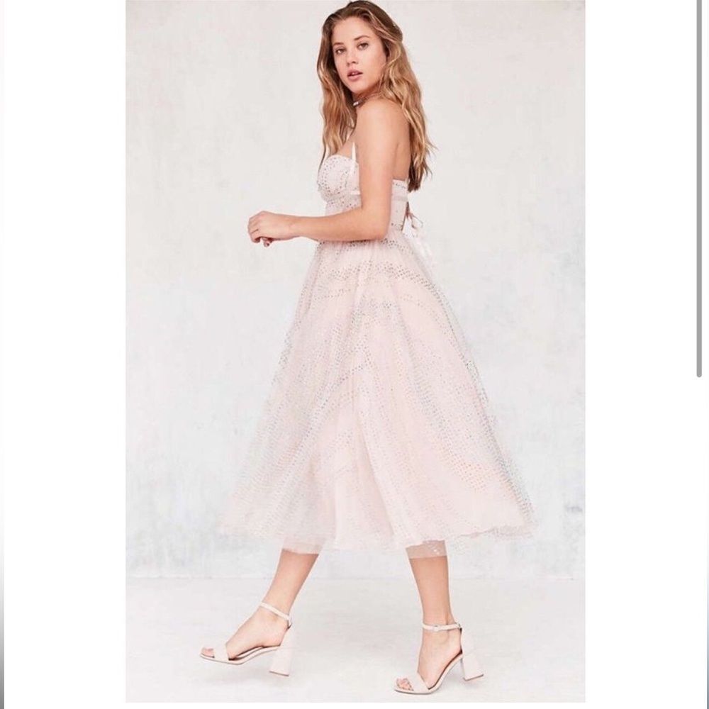 NEW Urban Outfitters‎ Kimchi Blue Full Glitz Pink Midi Dress Z377-16 Size 0